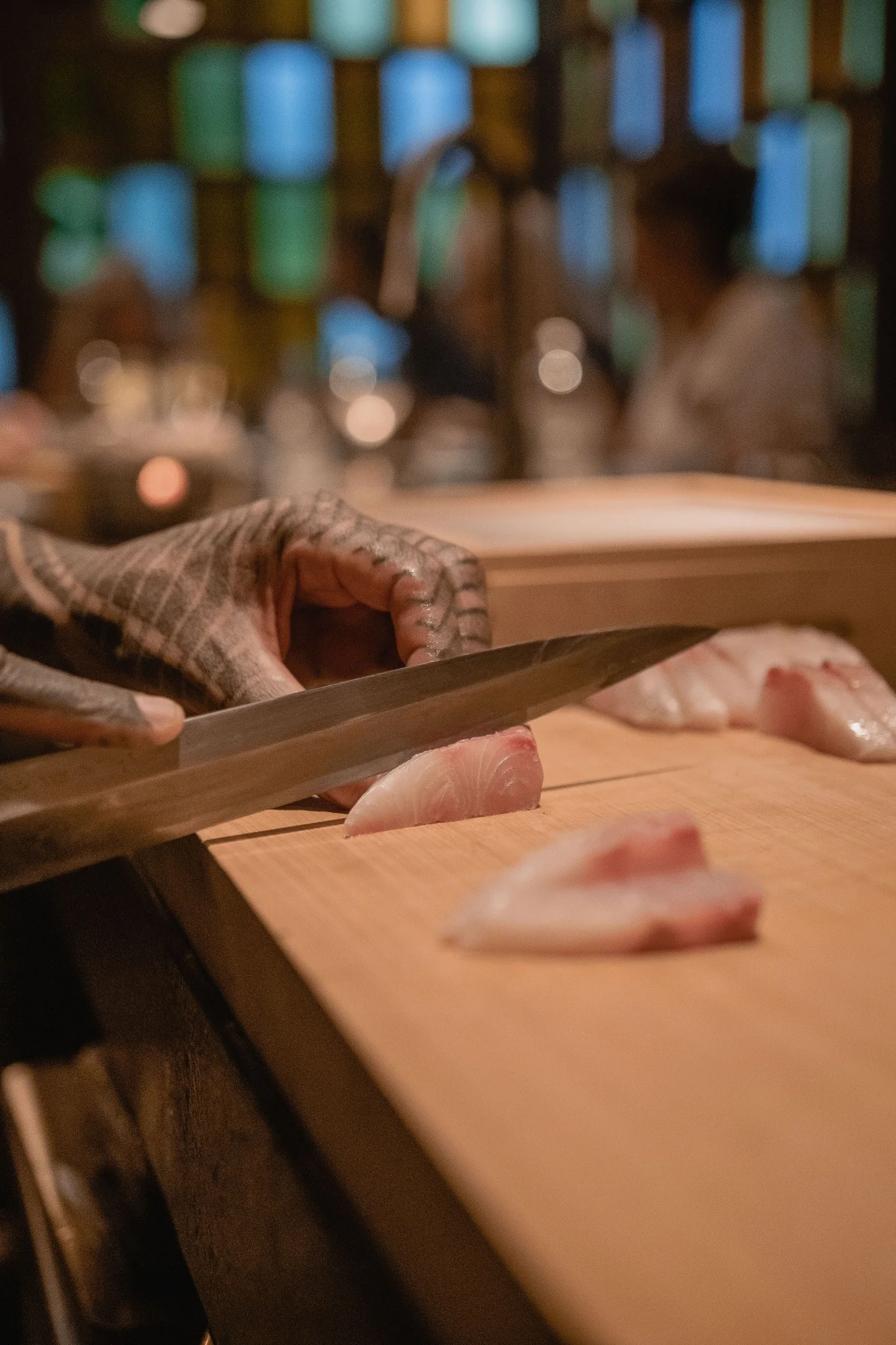Kuu Jū — fish preparation at the counter